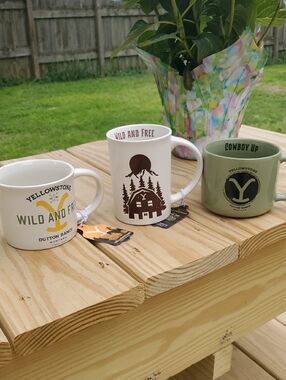 YellowStone Coffee Mug Set